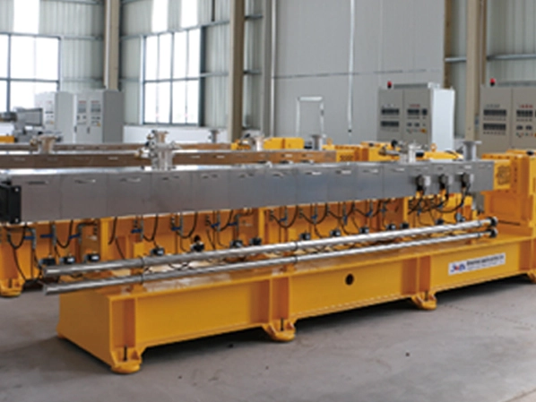 compounding extruder