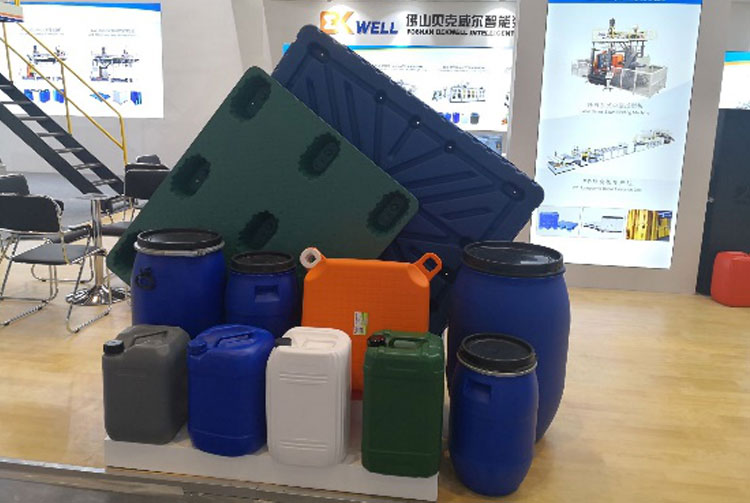 bottle blow molding machine