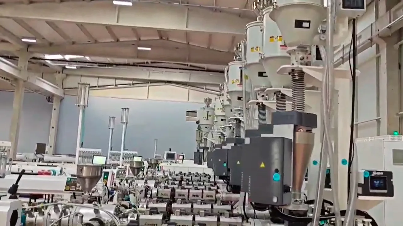 Video of Fiberglass PPR Plastic Pipe Extrusion Line