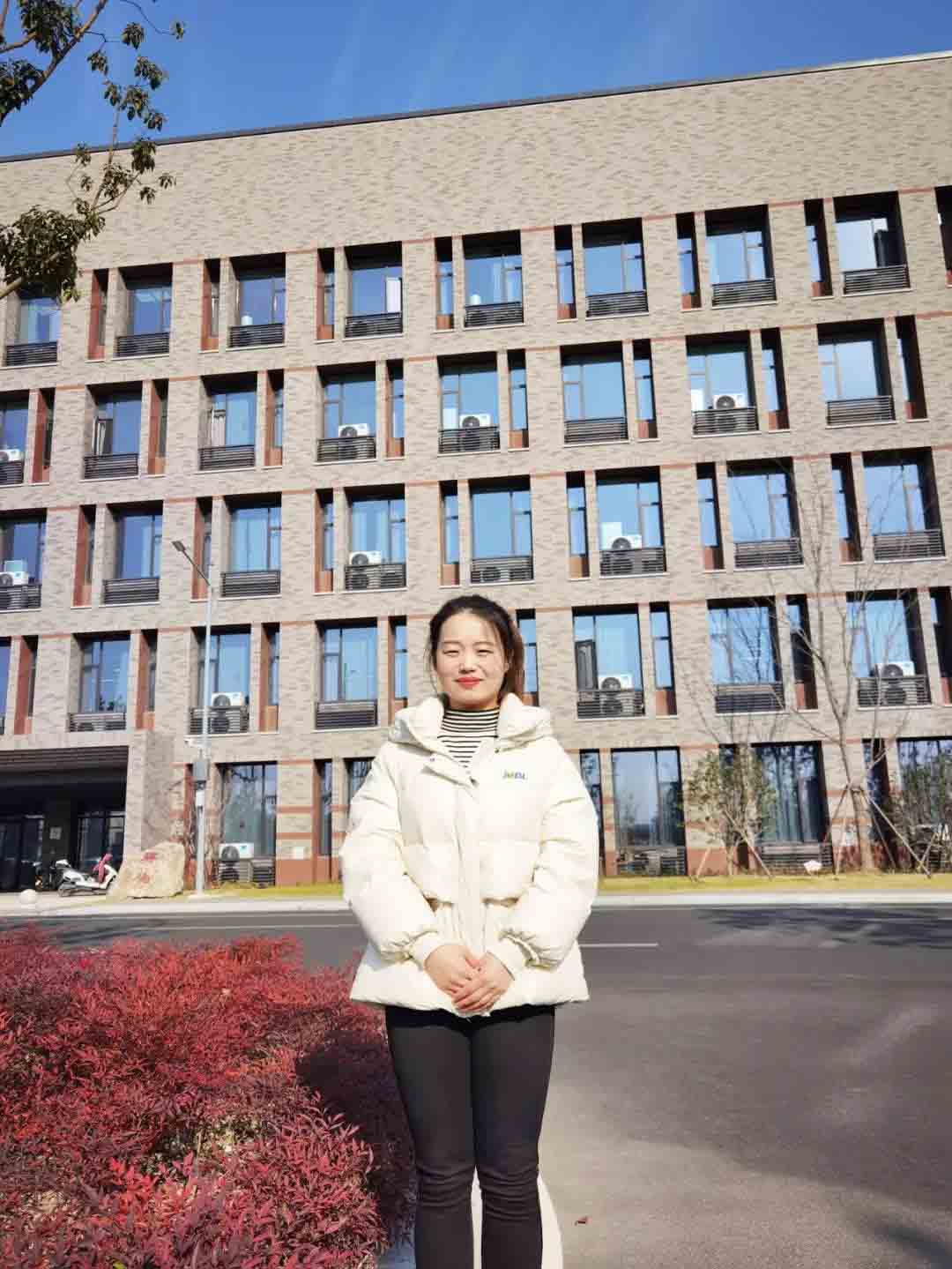 Caring for Employees Warming New Year s Day JWELL Distributes Down Jackets to Employees