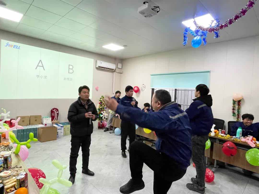 Jwell Greet New Year s Day with Blessings and Laughter Jwell Greet New Year s Day with Blessings and Laughter