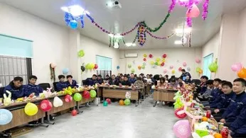 Jwell Greet New Year's Day with Blessings and Laughter